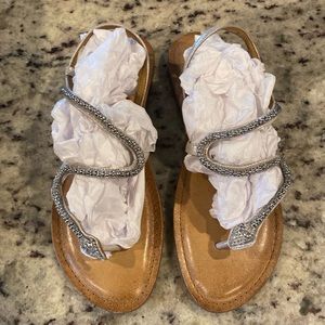 Beautiful Antonio Melani Sandal, never worn, 8.5 in silver